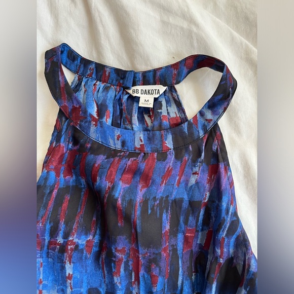 BB Dakota sleeveless Top - Picture 3 of 4